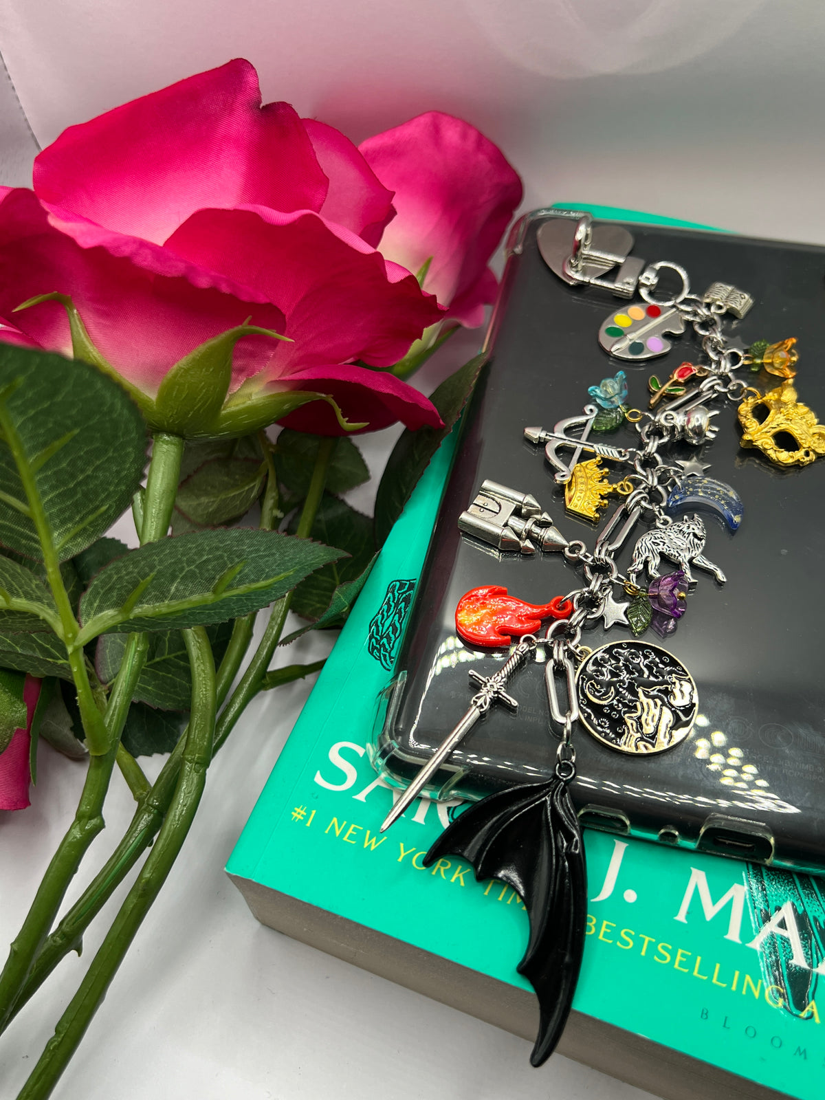 ACOTAR inspired Kindle Charm | Bag Accessory| Reader Gift | Fantasy reader keychain| Romantasy